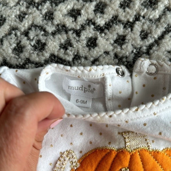 Mud pie sparkle pumpkin onesie size 6-9 months - Picture 2 of 4